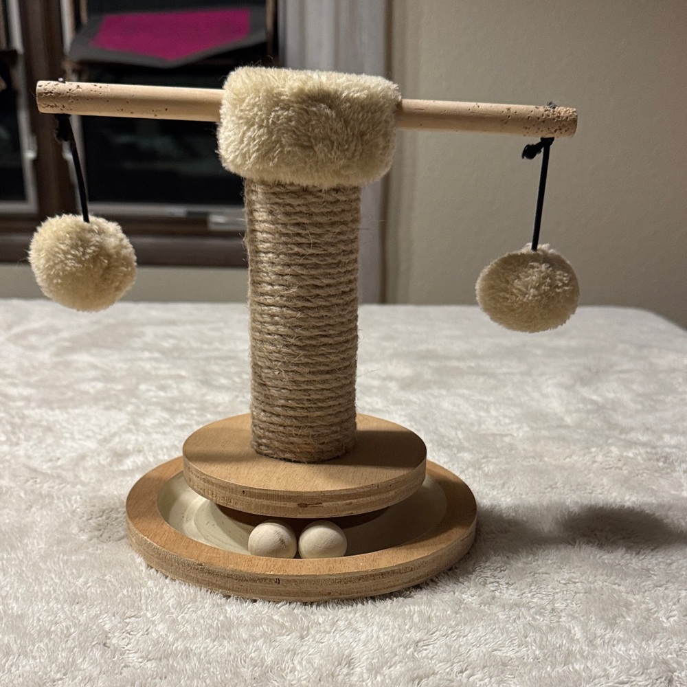 10”w x 9”h cat toy